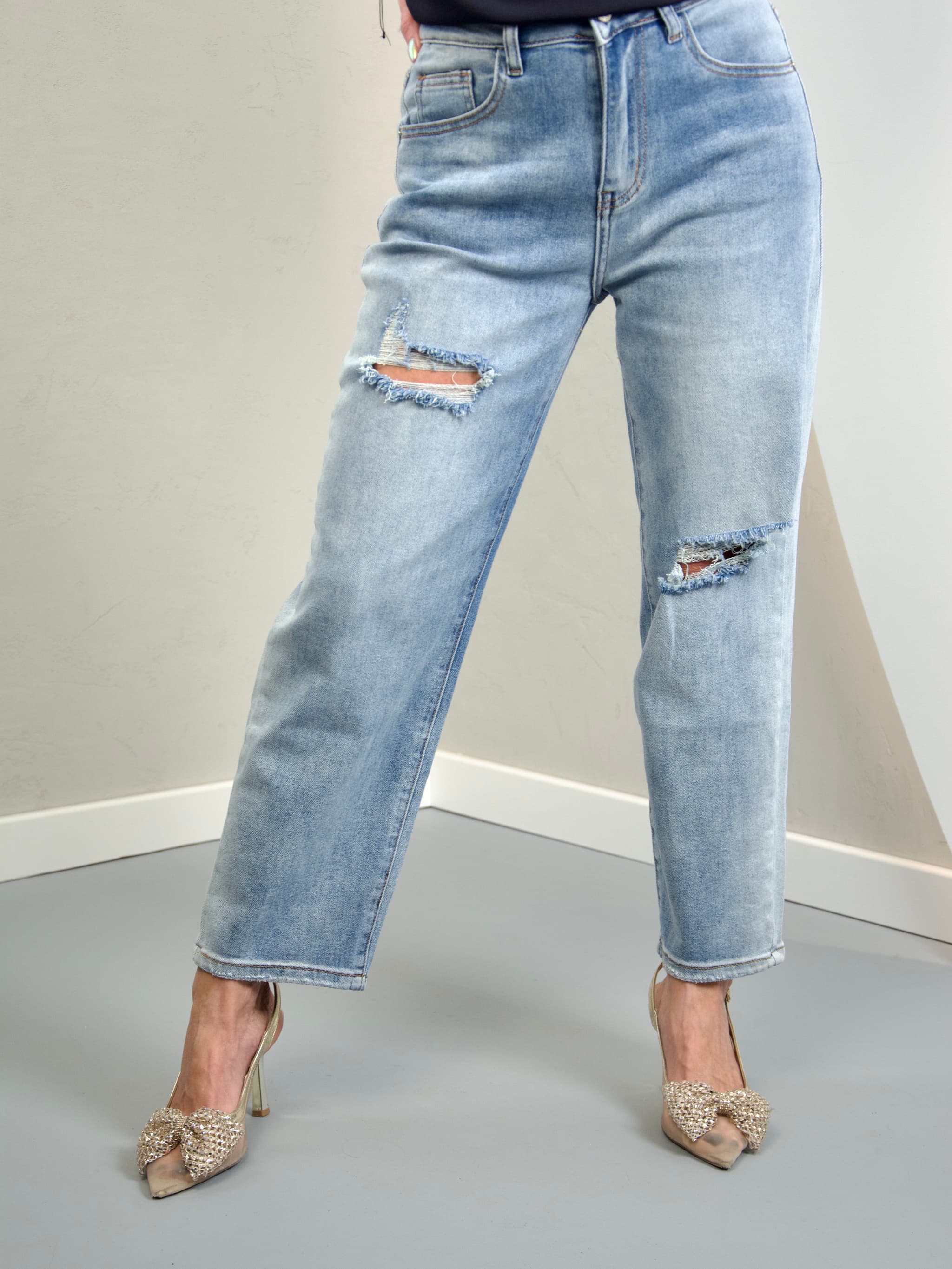 Mom fit trousers