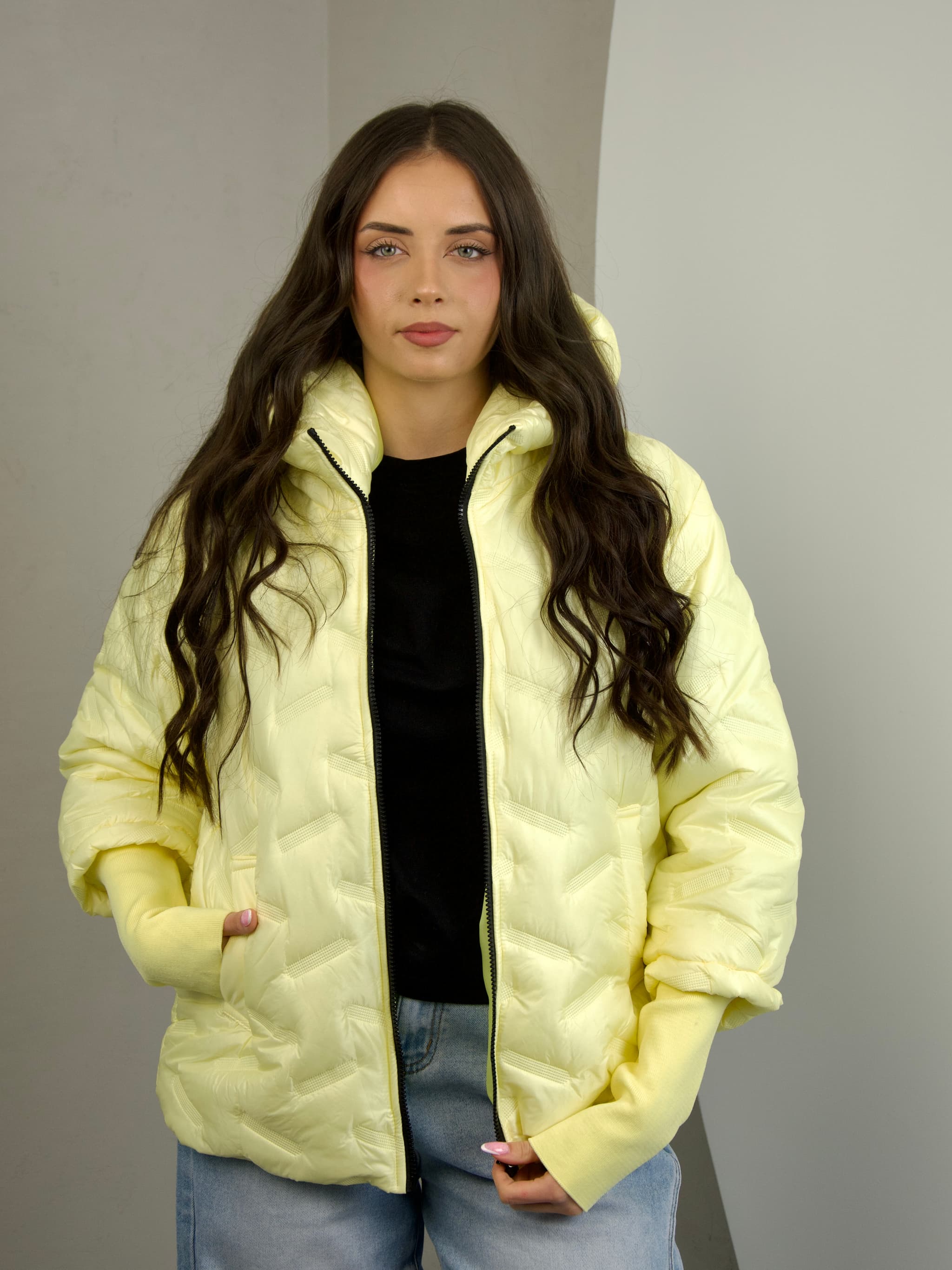 Spring jacket with knitted sleeves