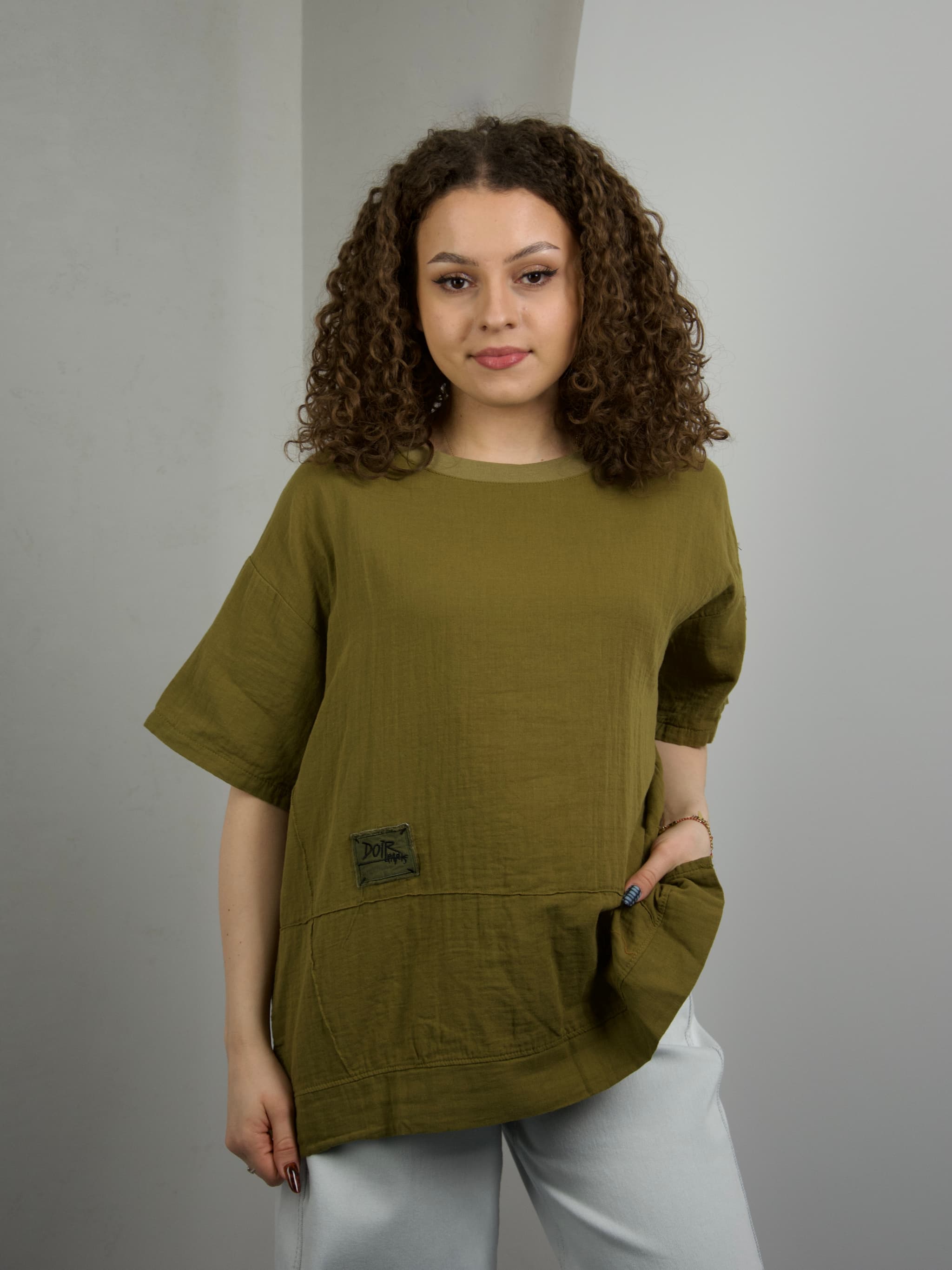 Cotton blouse with a patch