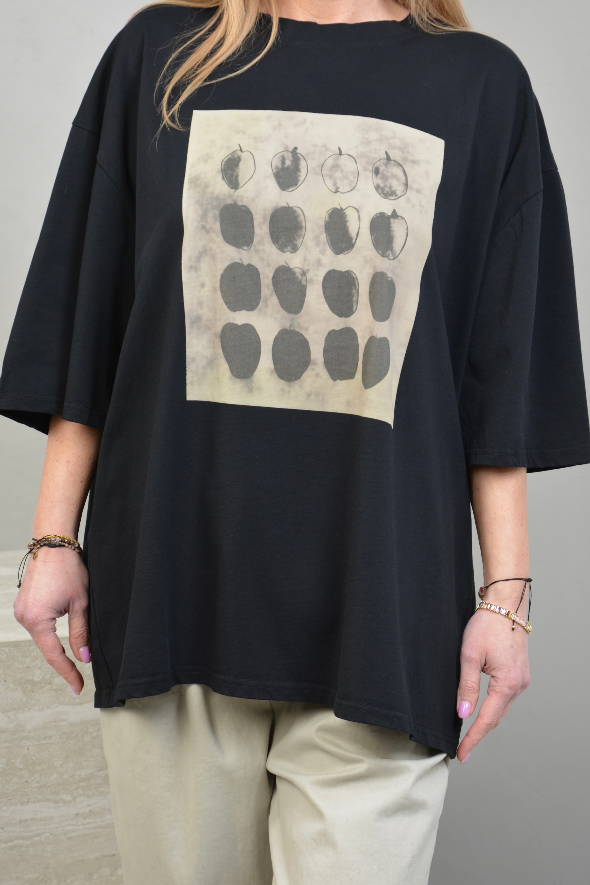 T-shirt z nadrukiem jabłko