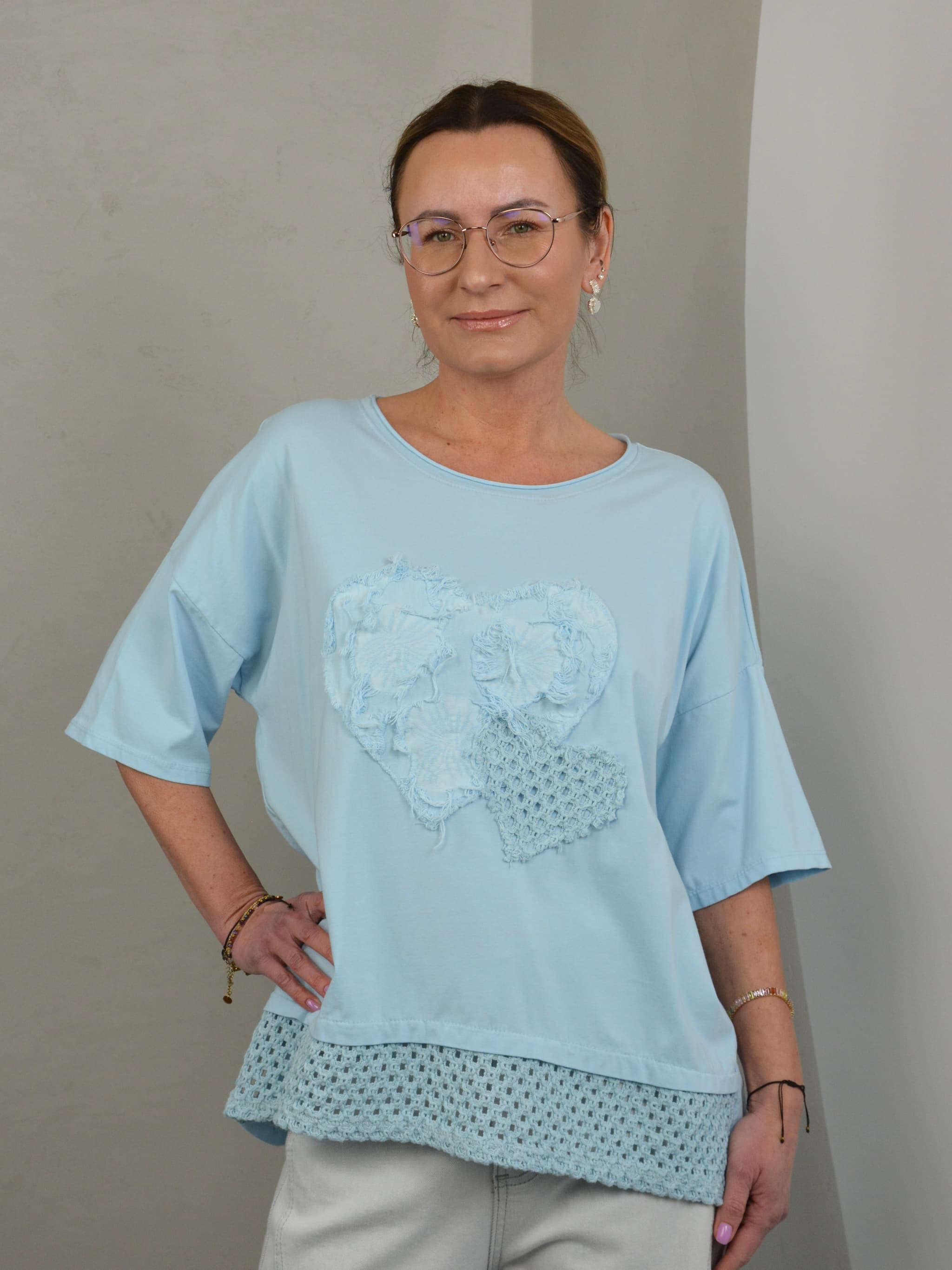 Bluzka z ażurowym dołem WYPRZEDAŻ